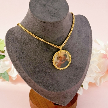 Personalized Gold Plated Round Rope Link Picture Pendant Necklace