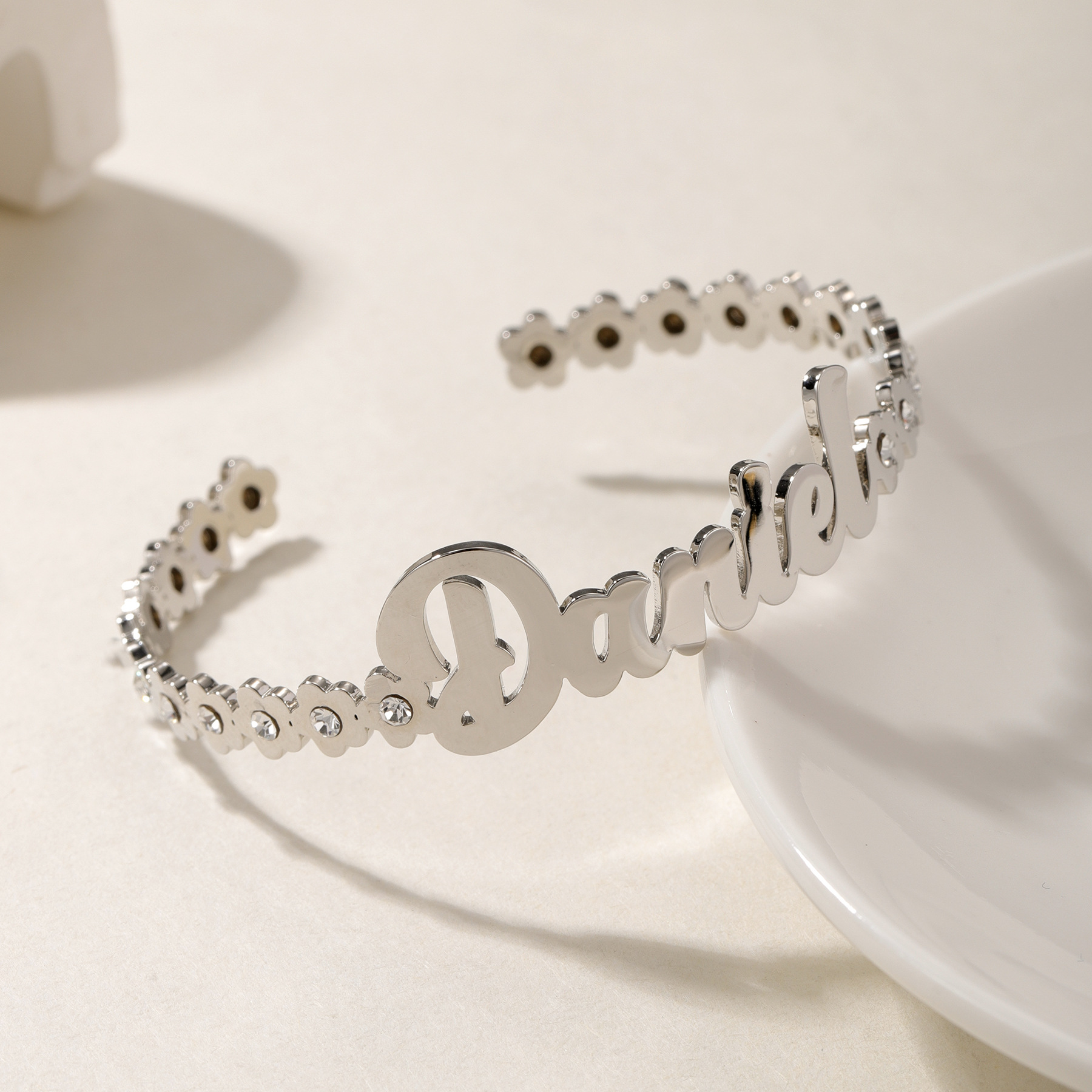 Personalized Flower Zircon Nameplate Bangle Bracelet Gifts For Kids