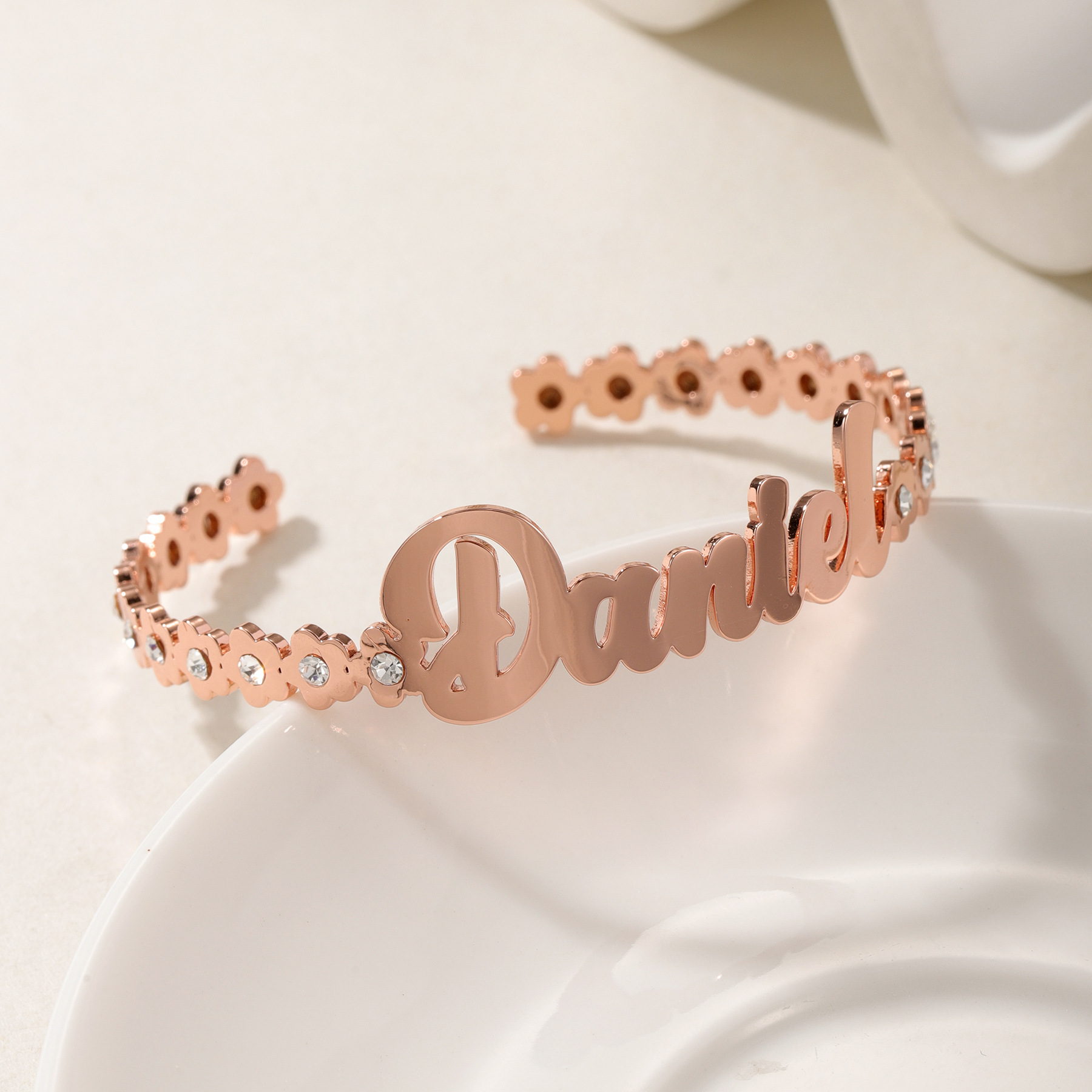 Personalized Flower Zircon Nameplate Bangle Bracelet Gifts For Kids
