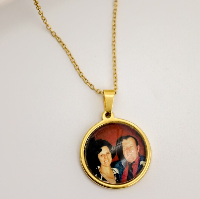 Personalized Photo Necklace With Circular Inner Picture And Engraving