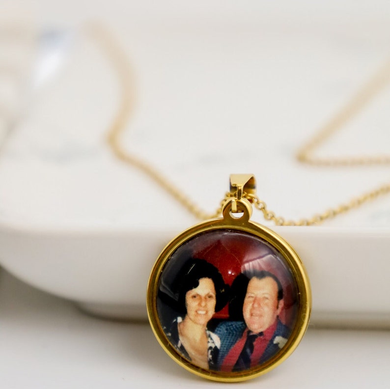 Personalized Photo Necklace With Circular Inner Picture And Engraving