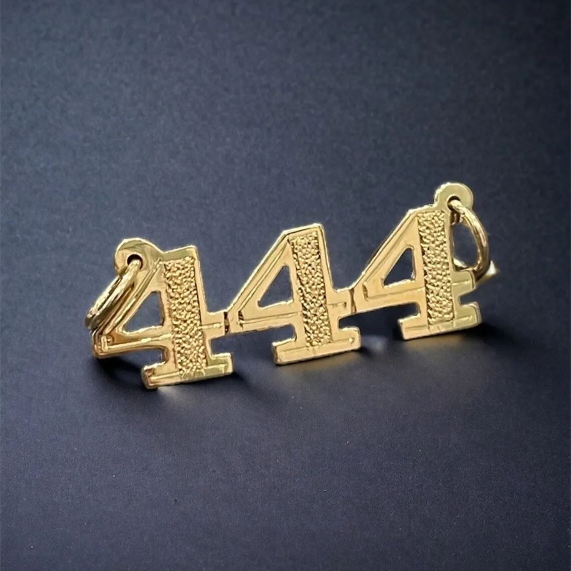 [Copy]Bold Letters Hustle Style Cut Gold Plated Rope Chain Custom Name Necklace