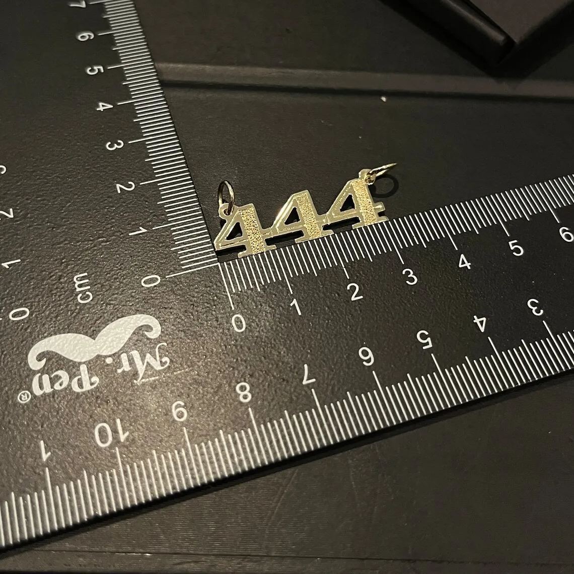 [Copy]Bold Letters Hustle Style Cut Gold Plated Rope Chain Custom Name Necklace