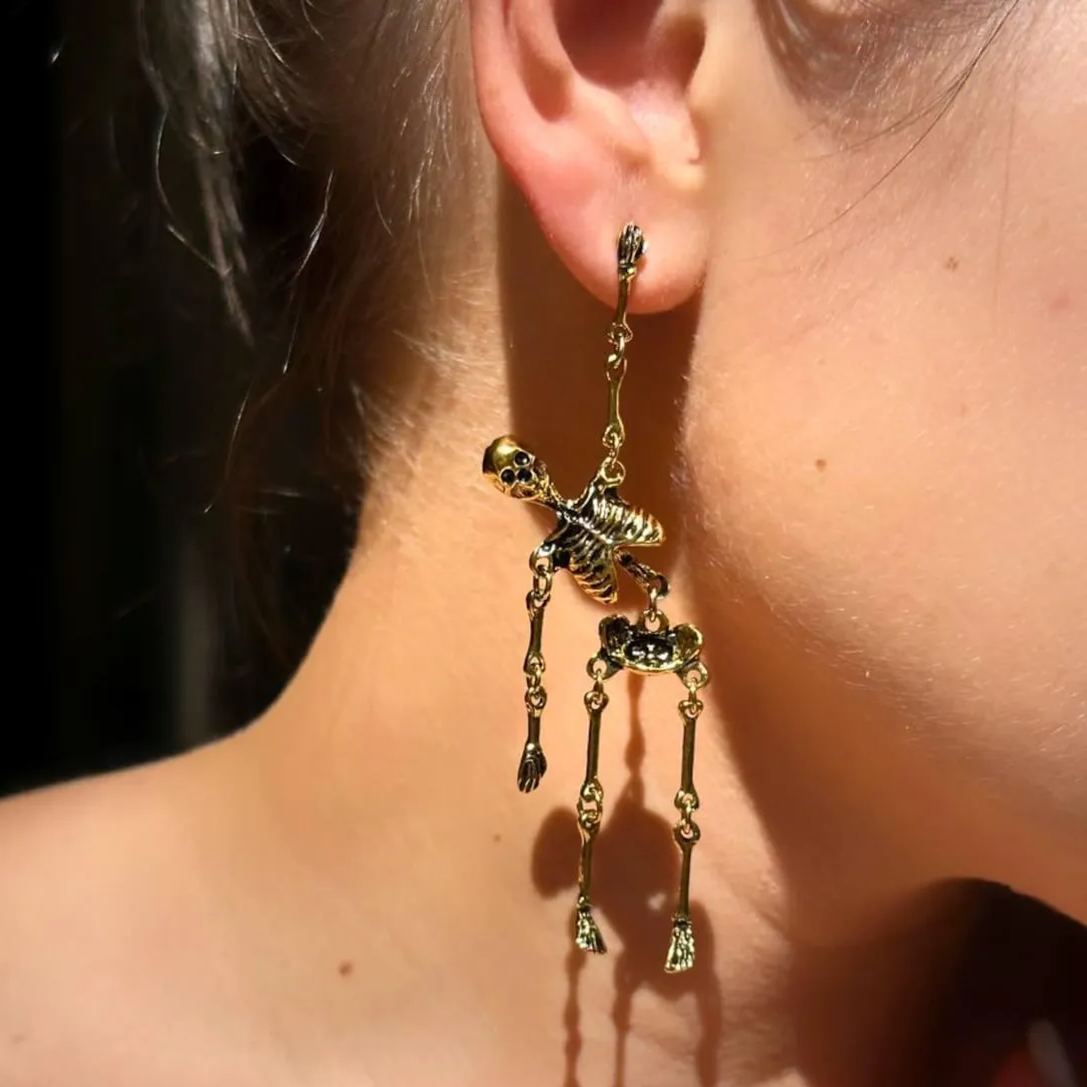 [Copy]Crown CZ Push Back Stud Earrings 