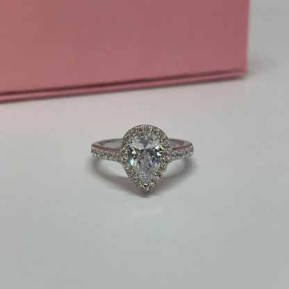 [Copy]Love Heart Crystal Filigree Engraved Ring Promist Engagement Ring
