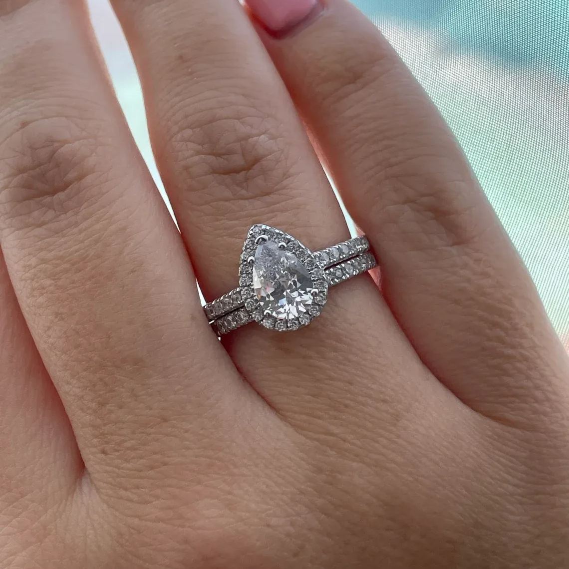 [Copy]Love Heart Crystal Filigree Engraved Ring Promist Engagement Ring