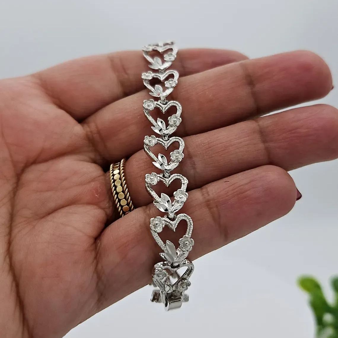 Vintage Style Hollow Hearts & Roses Bracelet Gold Plated Bracelet