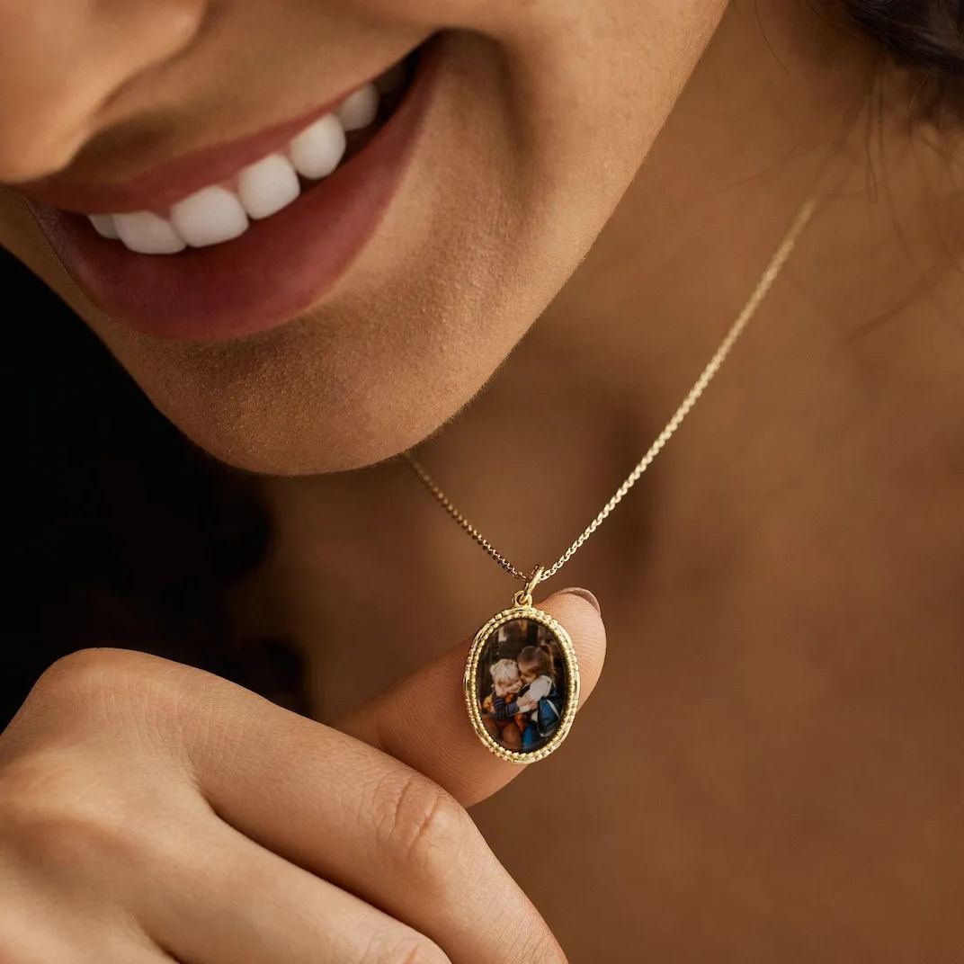 Vintage Memorial Custom Oval Photo Pendant Necklace