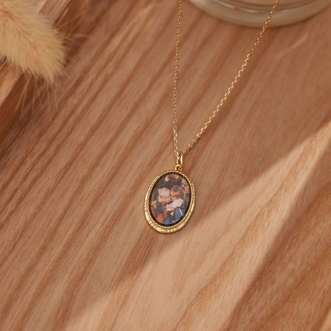 Vintage Memorial Custom Oval Photo Pendant Necklace
