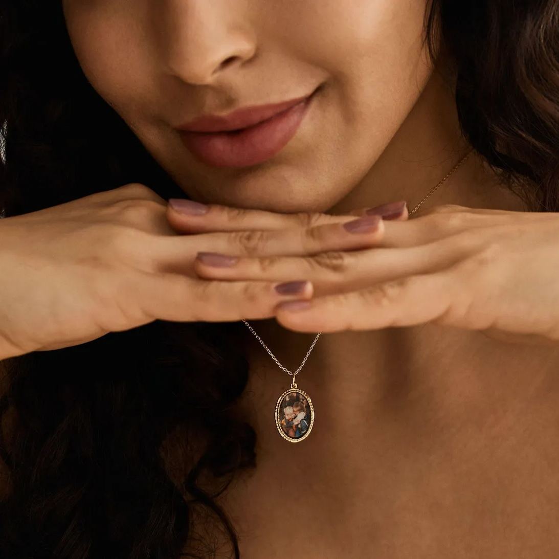Vintage Memorial Custom Oval Photo Pendant Necklace