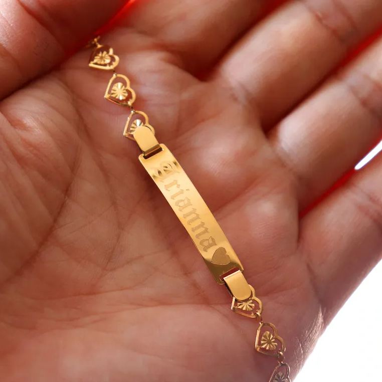Delicate Ladies Heart Chain Engraved Old English Name Bar Bracelet