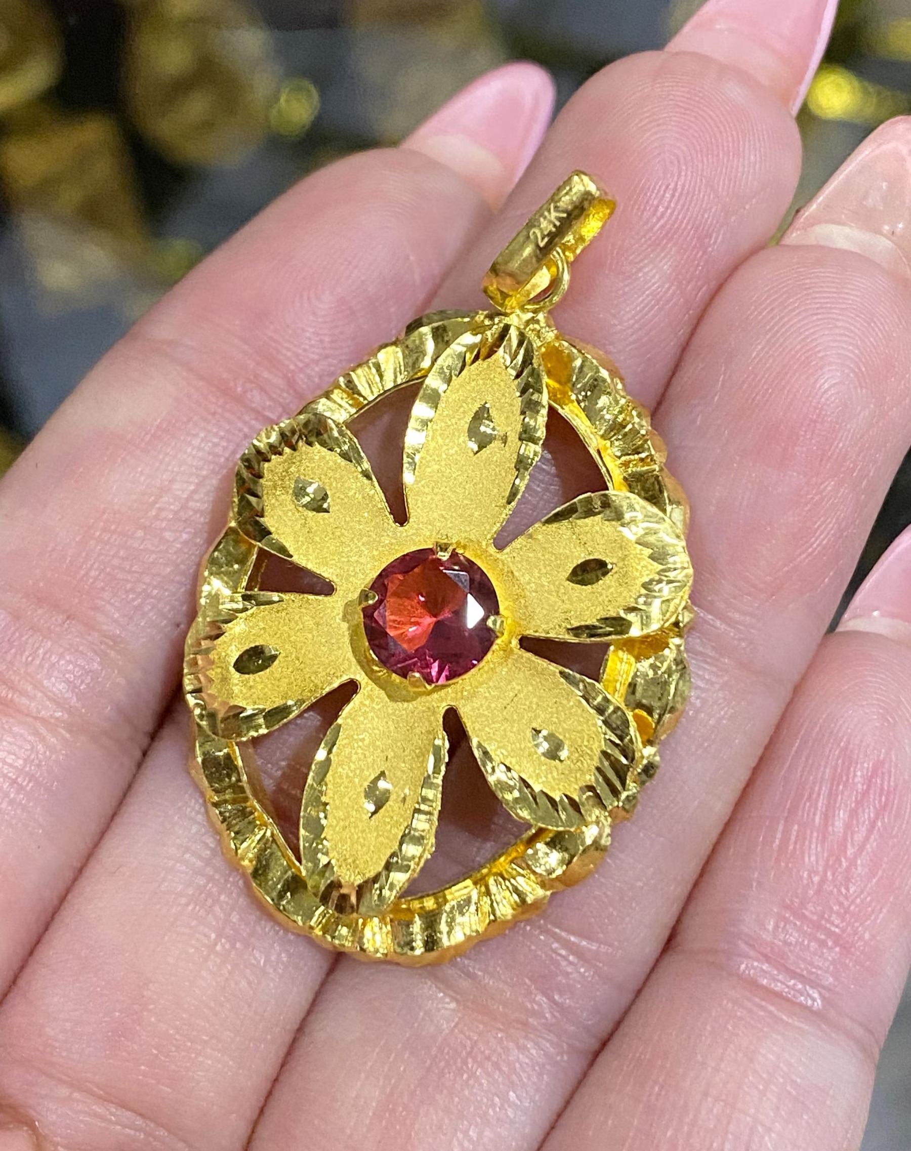 Round cut Ruby Flower Vintage Pendant Necklace