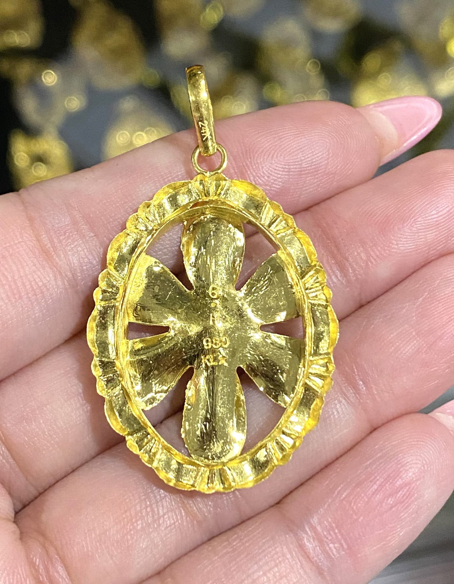 Round cut Ruby Flower Vintage Pendant Necklace