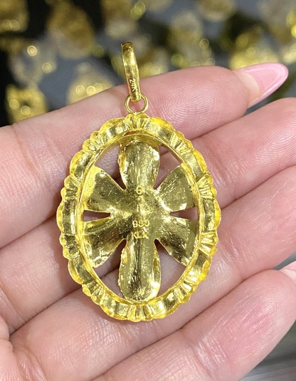 Round cut Ruby Flower Vintage Pendant Necklace