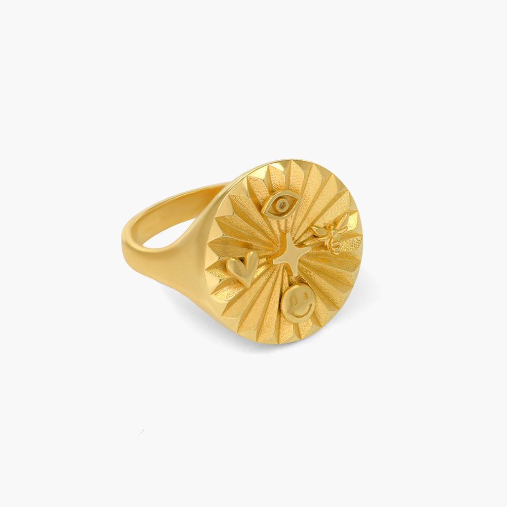TYRA INITIAL MEDALLION RING