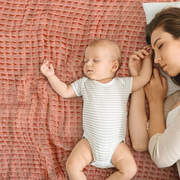 Personalized Embroidered Waffle Tassel Blanket for Comfort & Unique| CWBaby47