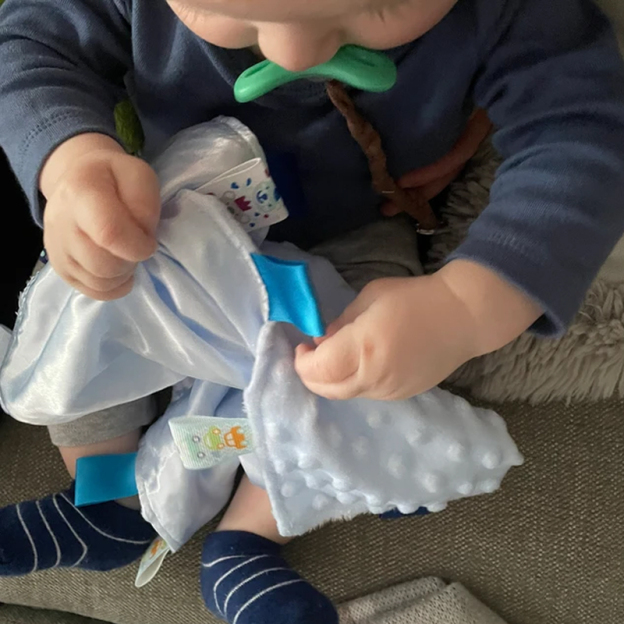 Personalized Baby Embroidery Comforter Ribbon Tag Blanket | CWBaby38