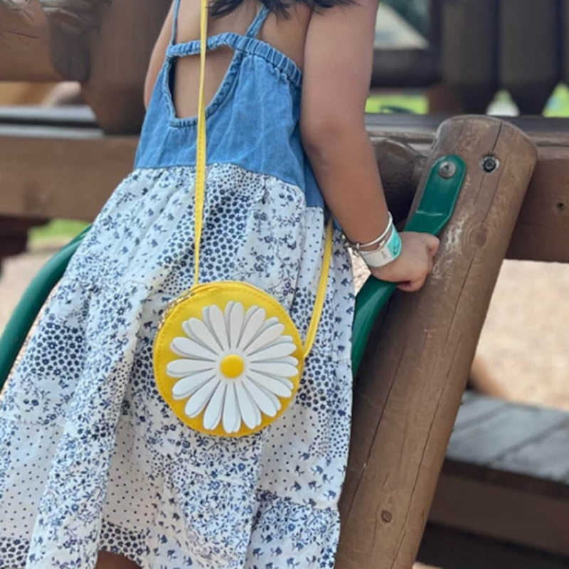 Personalized Girls Color Daisy Tassel Purse | CWPack90