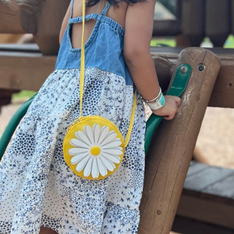 Personalized Girls Color Daisy Tassel Purse | CWPack90