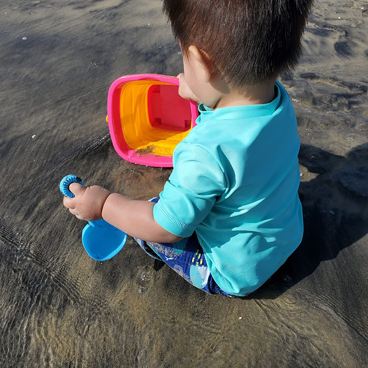 Personalized Kids Summer Beach Bucket Toys | CWBeach182