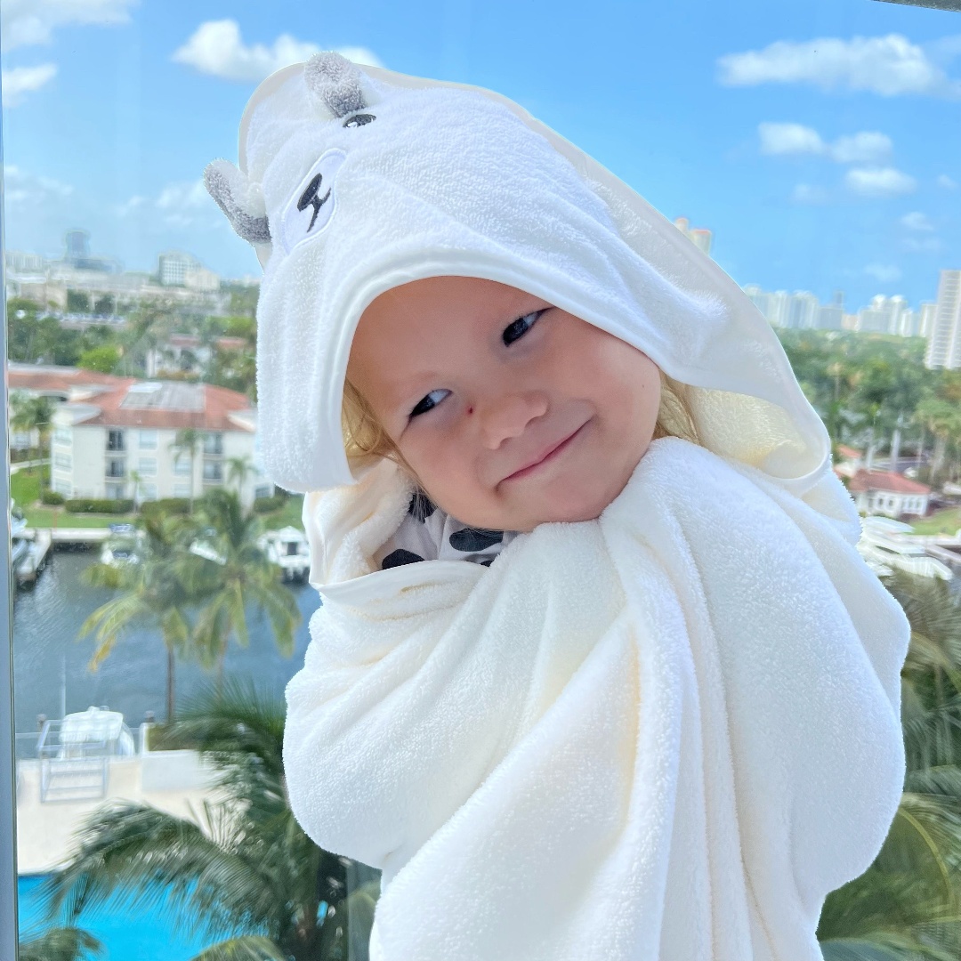 Personalized Hooded Beach Towel for Summer & Beach | CWHTowel47