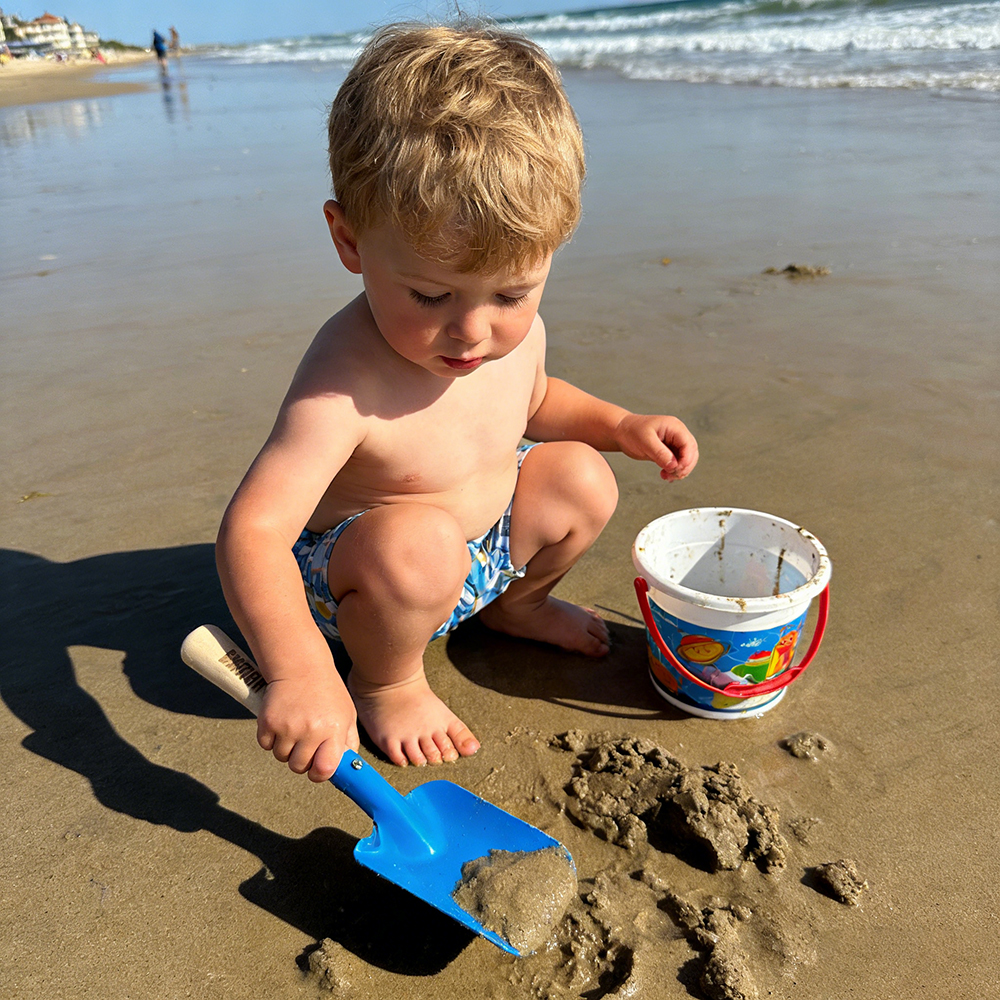 Personalized Kid Beach Wooden Handle Metal Shovel | CWBeach229