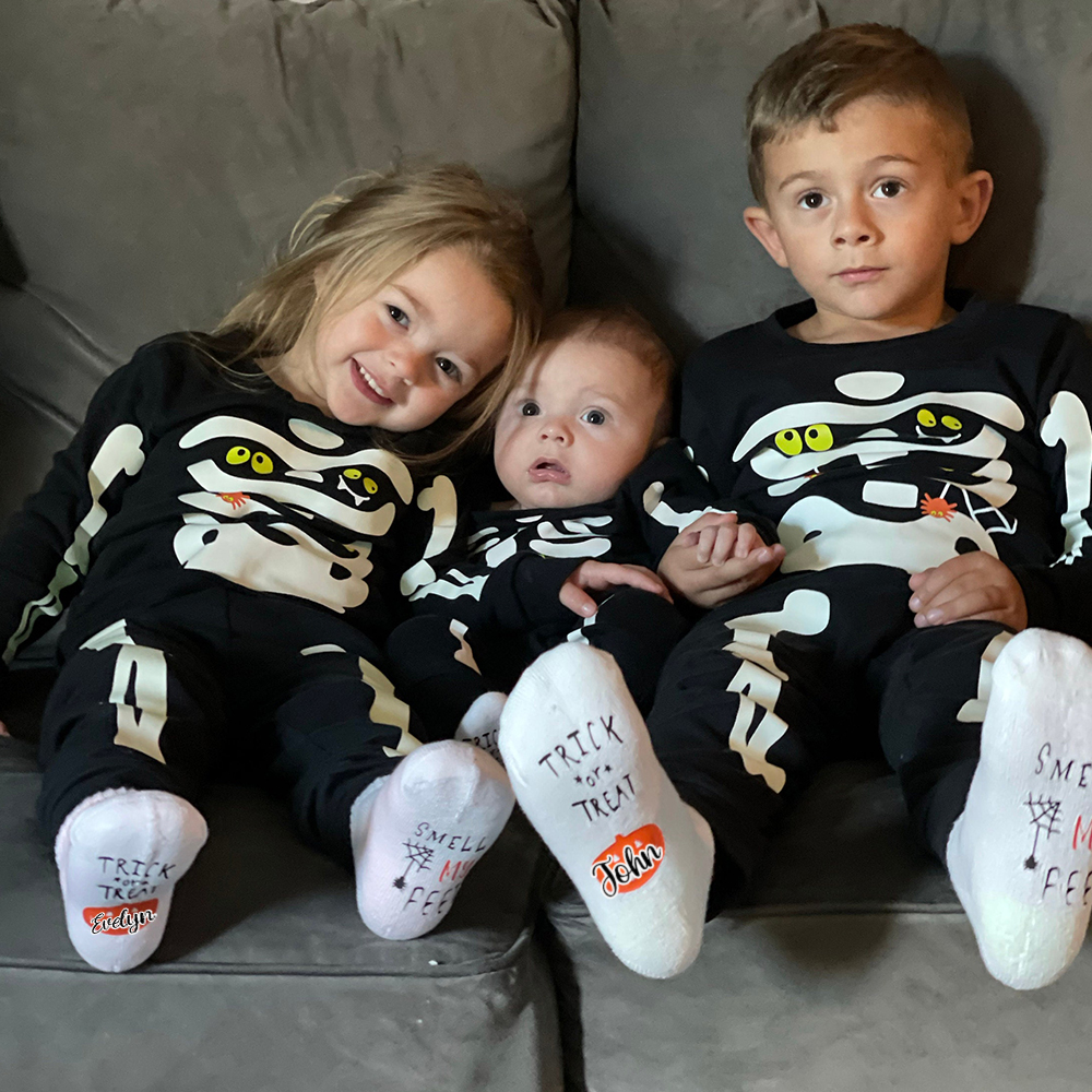 Personalised Halloween Trick or Treat Smell My Feet Socks | CWHalloween53