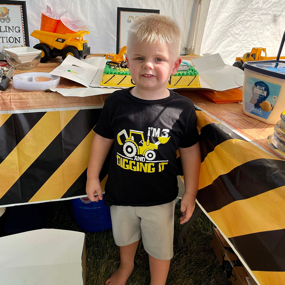 Personalized Digging It Construction Birthday T-Shirt | inBirth22