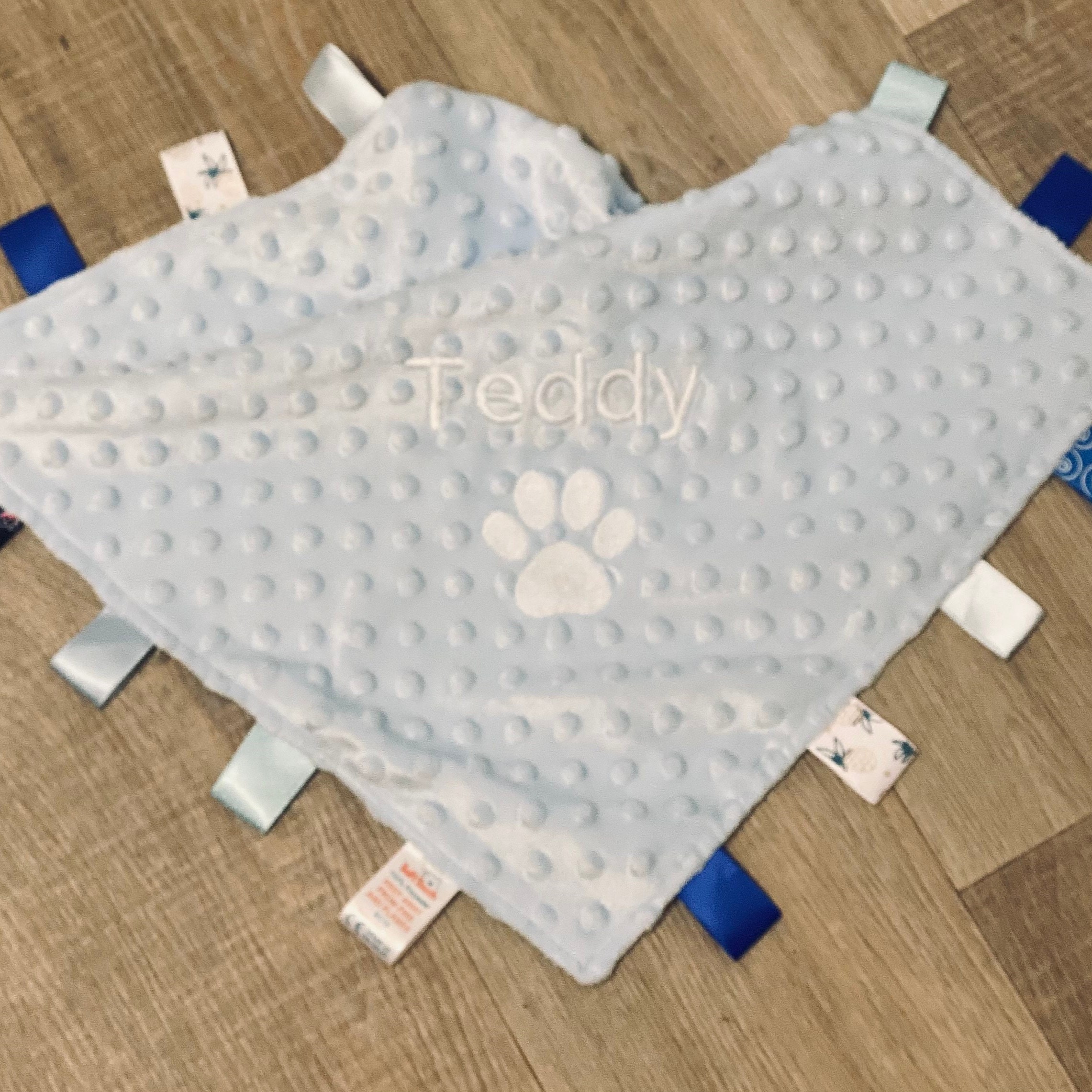 Personalized Pet Embroidery Comforter Ribbon Taggie | BKPet77