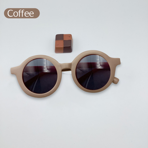 Personalized Daisy Sunglasses with Leather Case For Kids | GSBeach24