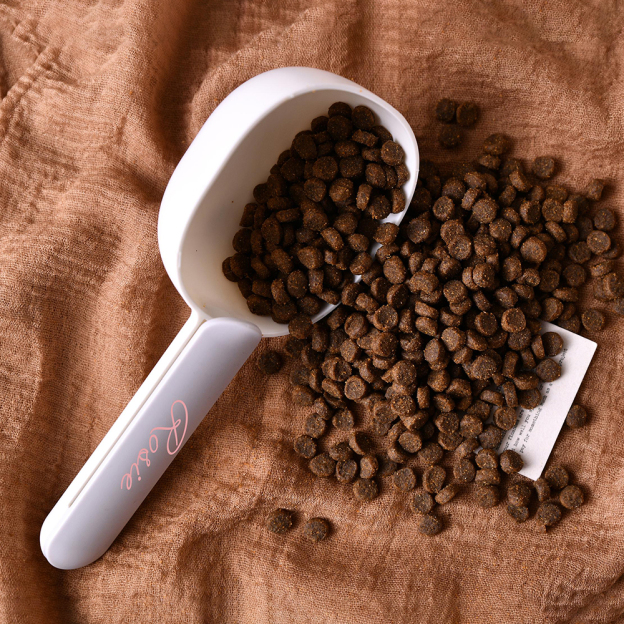 Personalized Pet Multifunction Measuring Food Scoop with Bag Clip | BKPet260