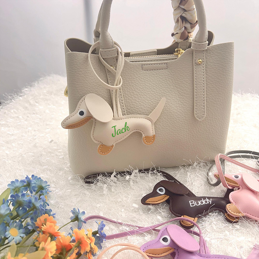 Personalized Lovely Leather Dachshund Keychain | CWGift08