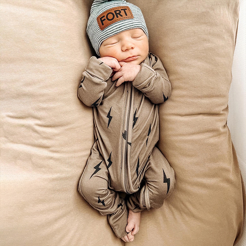 Personalized Leather Patch Pom Pom Beanie for Comfort & Unique | HSKid35