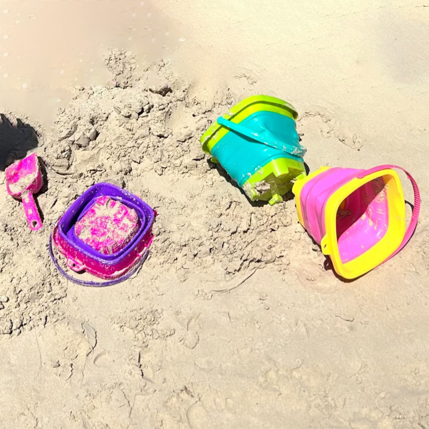 Personalized Kids Summer Beach Bucket Toys | CWBeach182