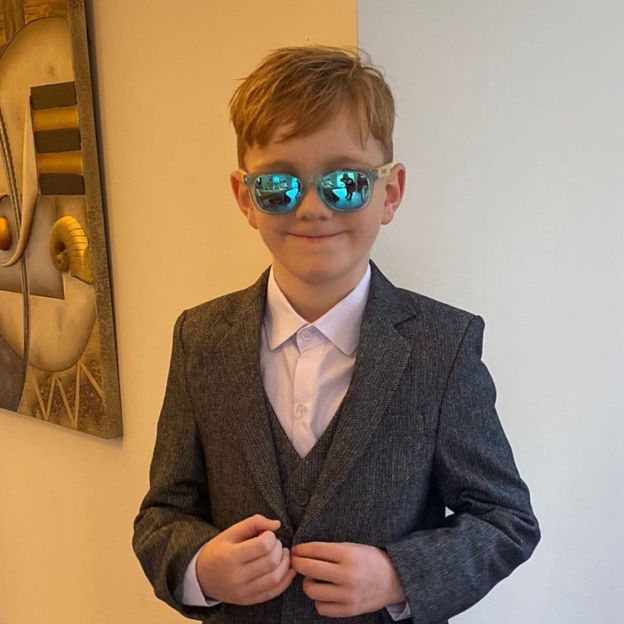 Personalized Kid Sunglasses with Wood Box | CWBeach110