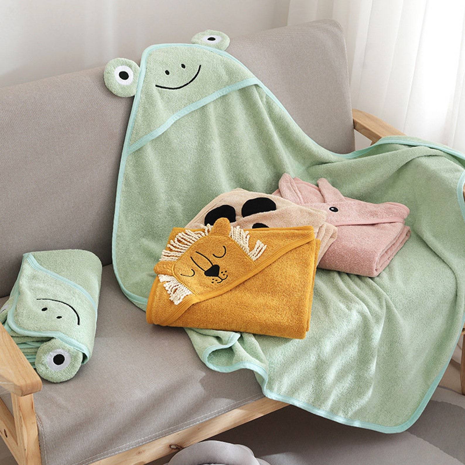 Personalized Embroidery Animal Hooded Baby Towel | CWBaby22