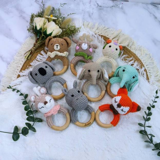 Personalized Knitted Wooden Baby Gripping Ring | CWToy11