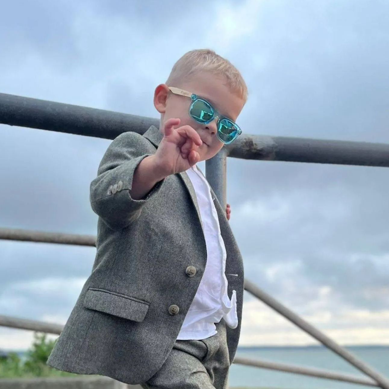 Personalized Kid Sunglasses with Wood Box | CWBeach110