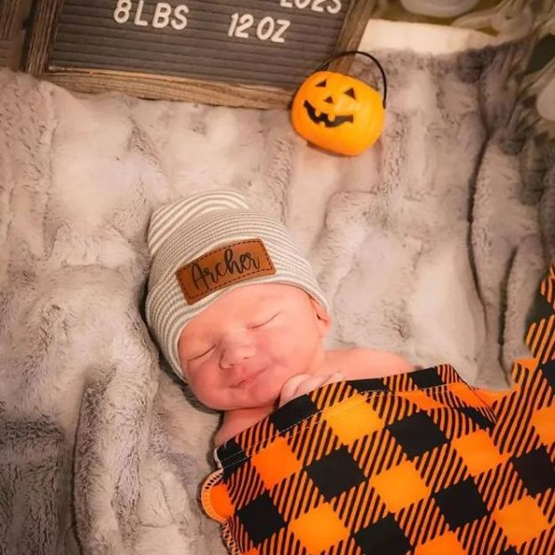 Personalized Leather Patch Pom Pom Beanie for Comfort & Unique | HSKid35