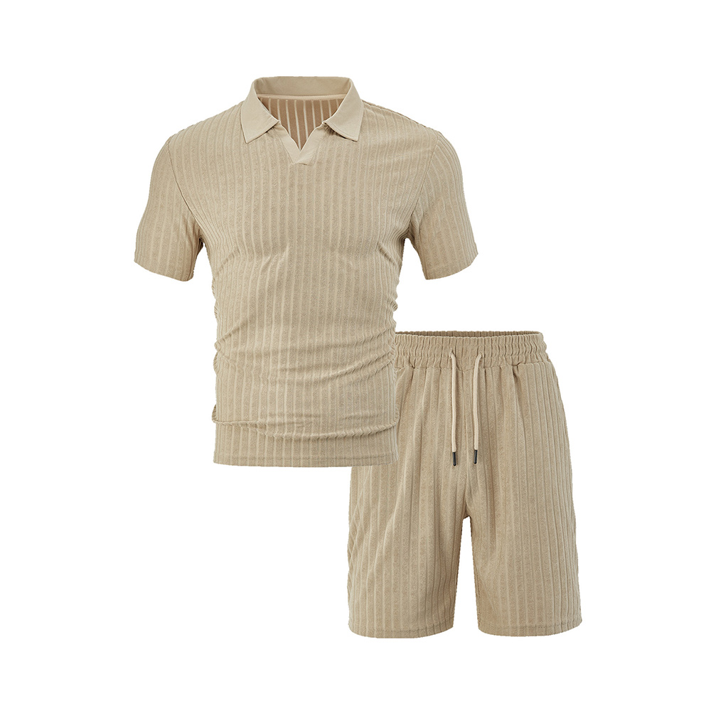 Freizeitanzug mit vertikal gestreiften Jacquard-Shorts und kurzen Ärmeln