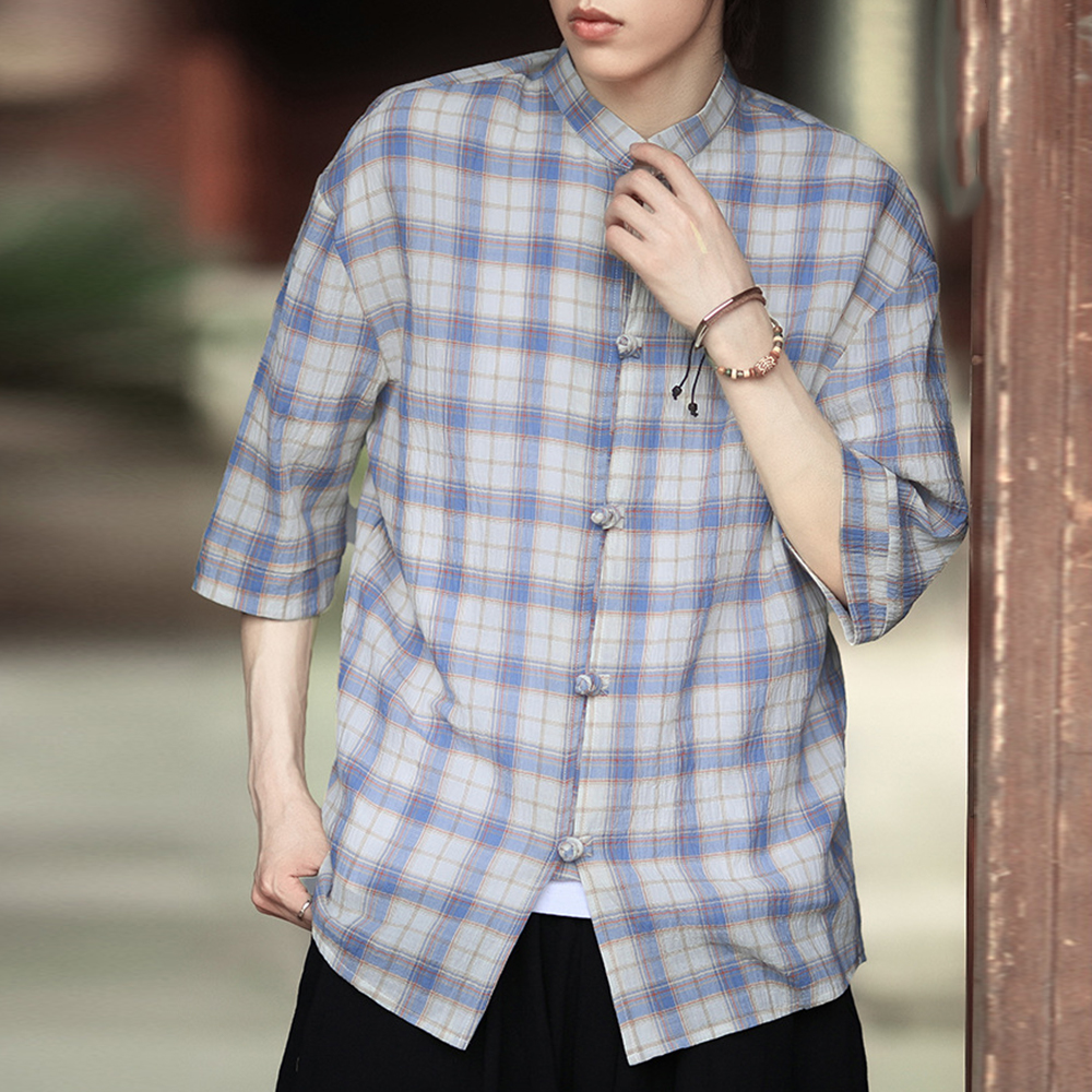 Kariertes Kurzarmhemd mit Button-Down-Kragen