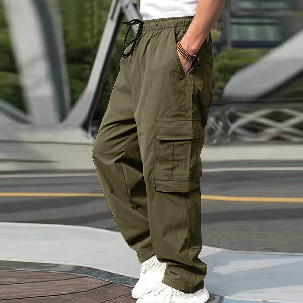 Lockere, lässige Herrenhose mit geradem Bein und großen Taschen