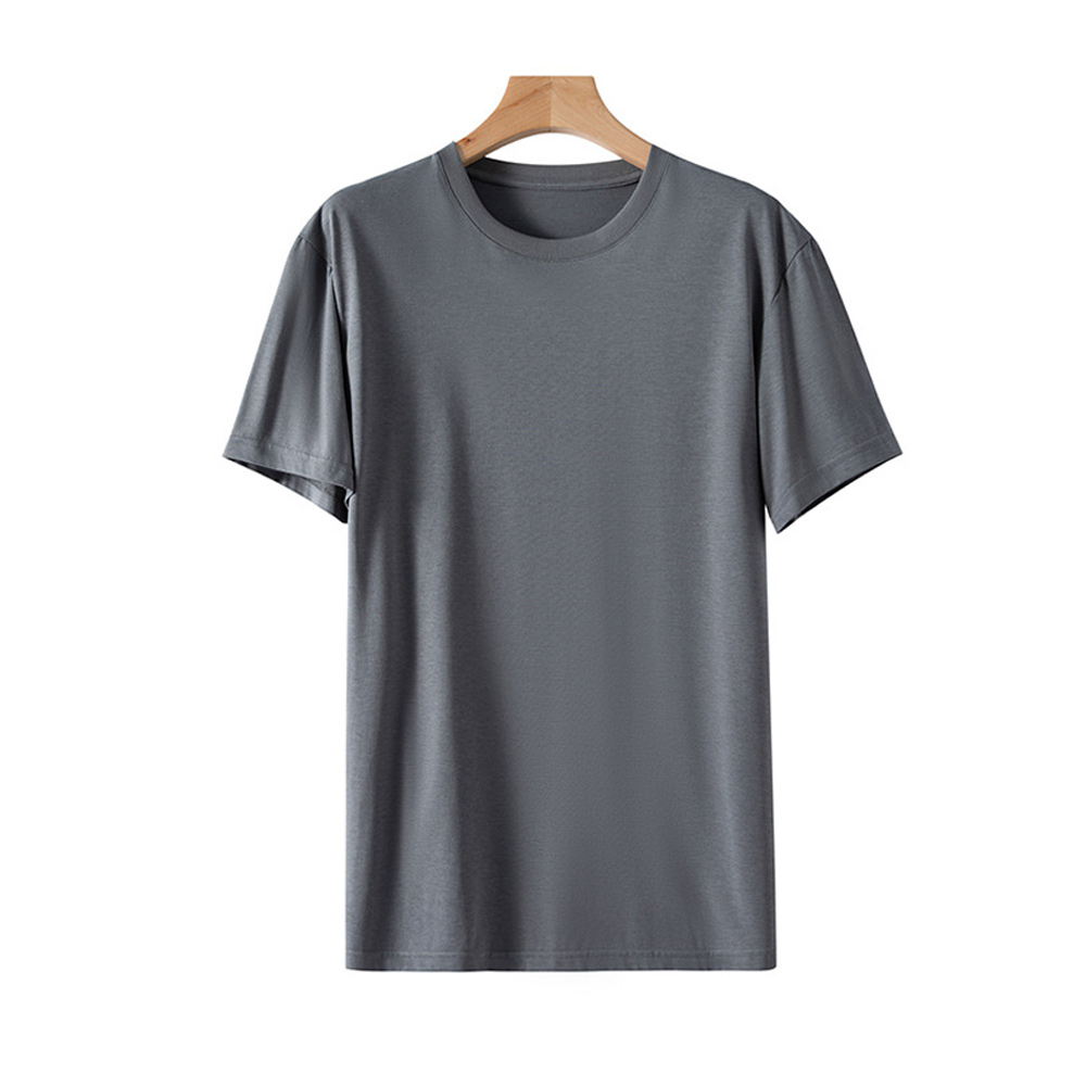 Einfarbiges kurzärmliges T-Shirt mit Rundhalsausschnitt