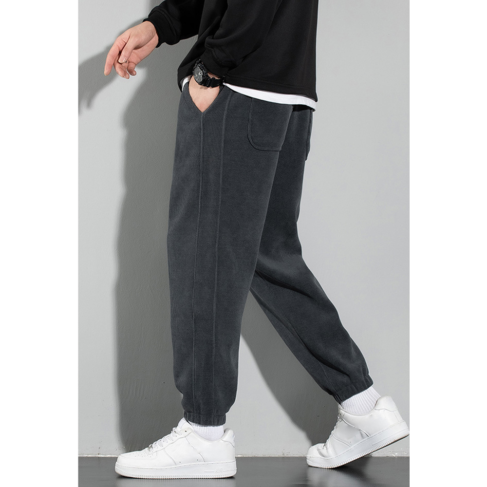 Sportliche Freizeithose für Herren aus Cord und Fleece