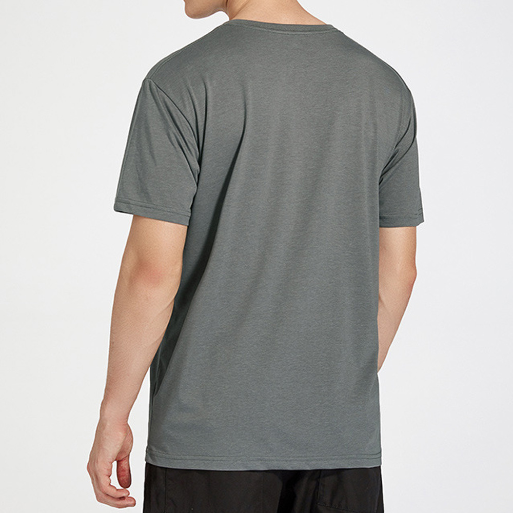 Einfarbiges kurzärmliges T-Shirt mit Rundhalsausschnitt