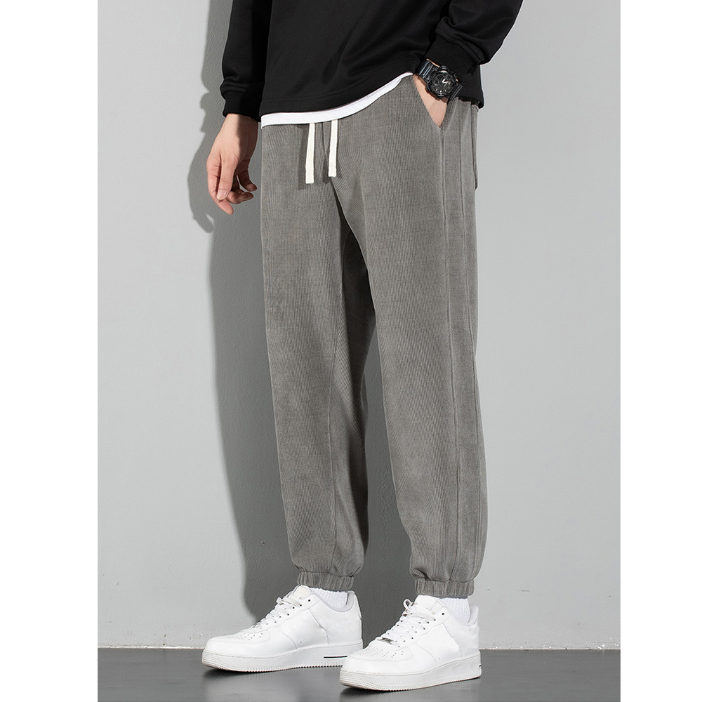 Sportliche Freizeithose für Herren aus Cord und Fleece