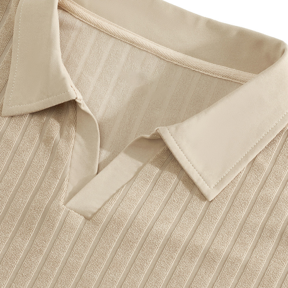 Freizeitanzug mit vertikal gestreiften Jacquard-Shorts und kurzen Ärmeln