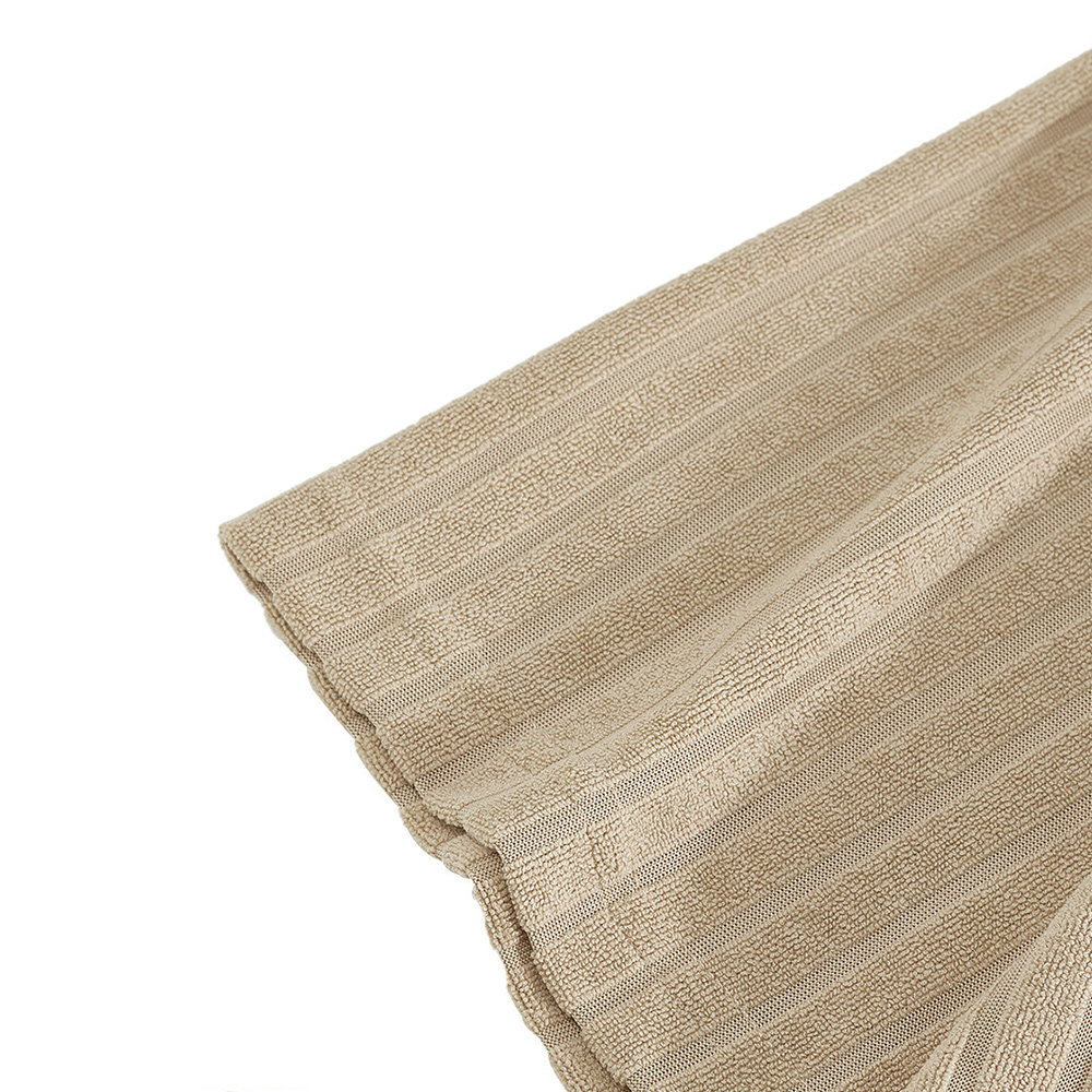 Freizeitanzug mit vertikal gestreiften Jacquard-Shorts und kurzen Ärmeln