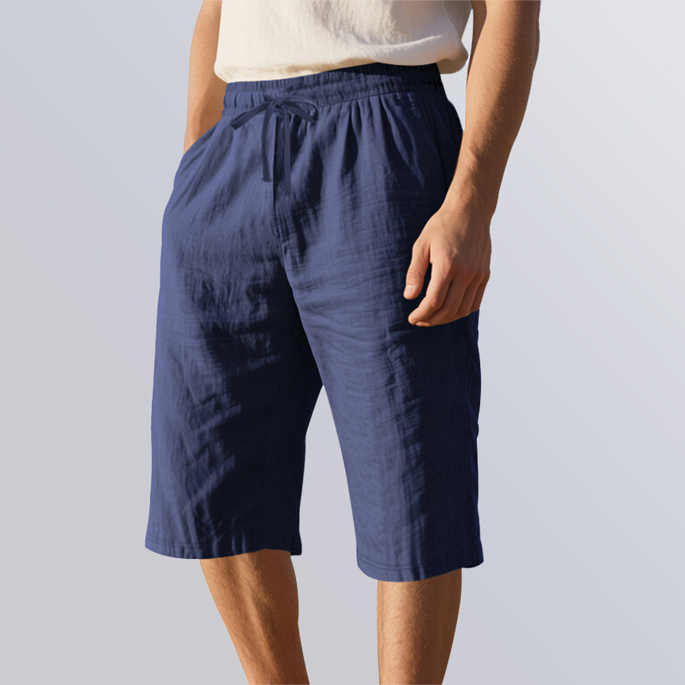 Sommerliche schlichte Herrenhose aus lockerem Leinen