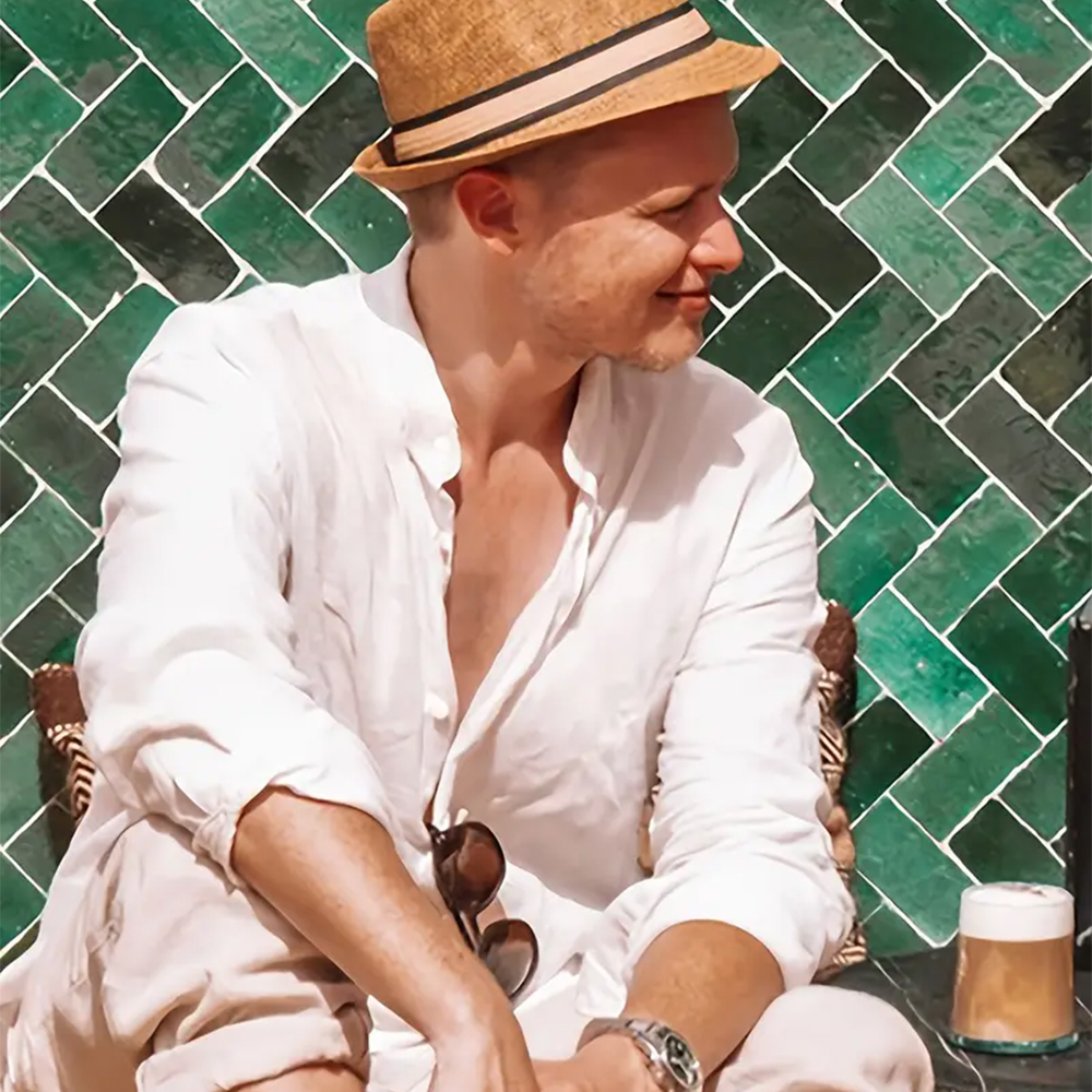 Einfarbiges Herrenhemd aus Baumwolle und Leinen mit langen Ärmeln und lockerem Stehkragen